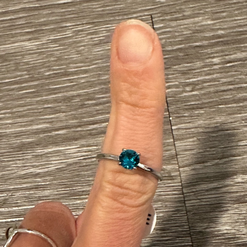 4 Charmed Aroma Rings - Picture 7 of 16